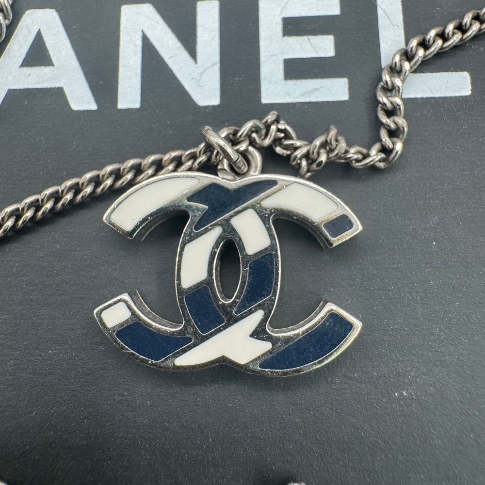 Chanel CC Logo Enamel Pendant Necklace Silver Tone Black White 16S - Picture 2 of 6